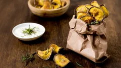 Kuinka valmistaa terveellisiä kotitekoisia sipsejä? Ravitsemusterapeutit ovat innoissaan