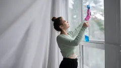 Ikkunat loistavat kevääseen asti: 1 ruokalusikallinen tätä ainesosaa veteen – tulos taattu