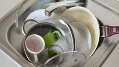 Tiskiallas täynnä likaisia astioita? Psykologit paljastavat, mitä se kertoo sinusta