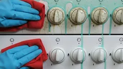 Liesi kahvoihin ei jää rasvajälkiä: ammattisiivoojien salaisuus