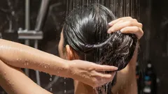 Kuinka saada hiuksista sileät ja kiiltävät ilman kallista kosmetiikkaa – arkisia kotikonsteja