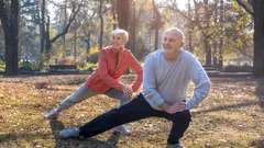 Mitkä säännölliset liikuntamuodot vahvistavat immuunijärjestelmää – opas aloittelijoille ja ikääntyville