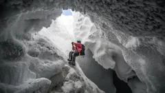 Kulku maailman alle löytynyt? Etelämanner paljastaa 70 vuotta salassa pidetyn salaisuuden